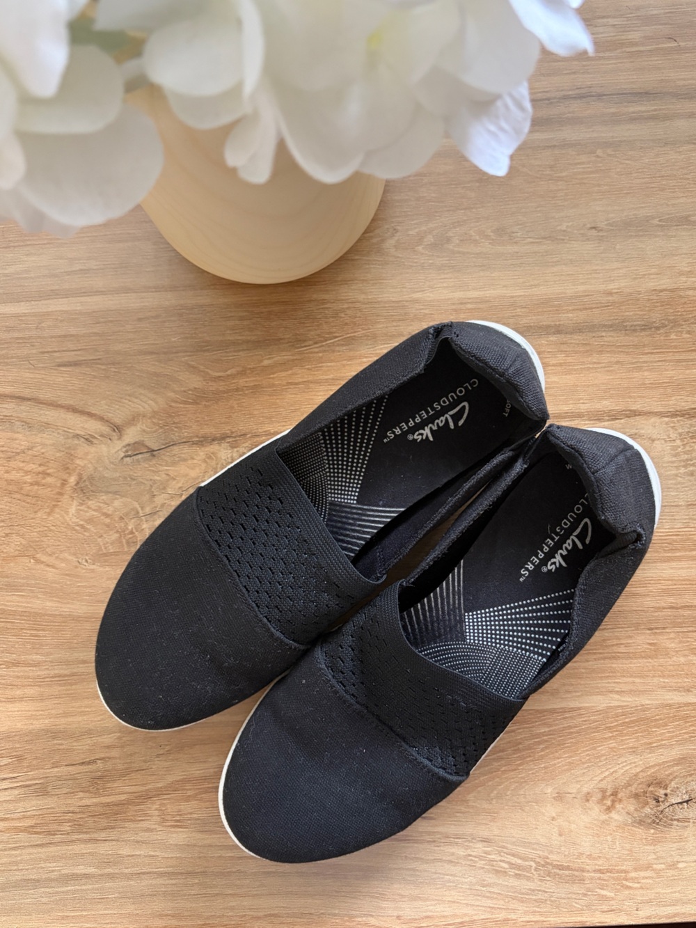 Clarks Women's Black Cloudsteppers Slip-On Sneakers